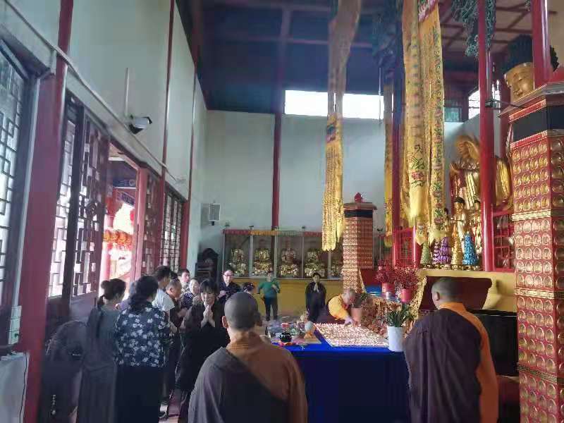 百瑞彩票5988文殊菩萨圣诞祈福助考法会圆满