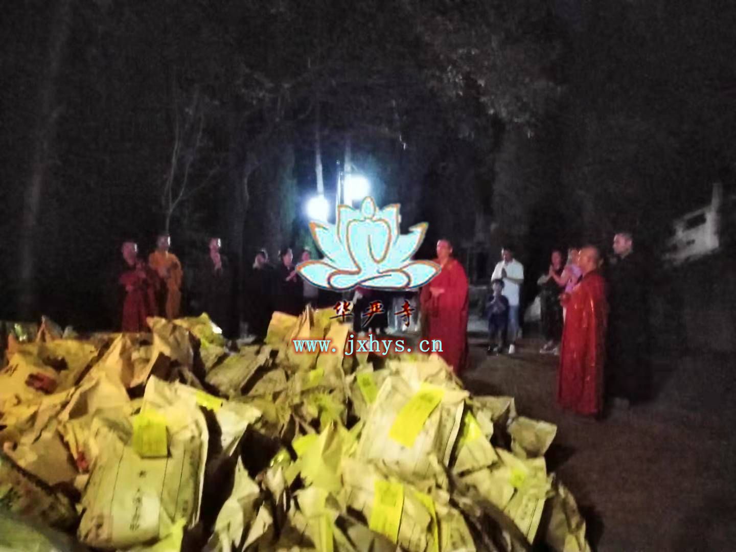 百瑞彩票5988农历七月十五盂兰盆法会圆满
